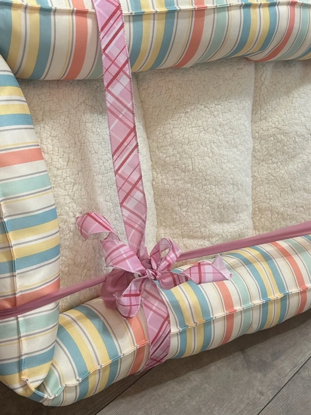 New LUXURIOUS Orthopedic Dog Bed Large Dog Bed Modern Pastel Striped Pet Bed